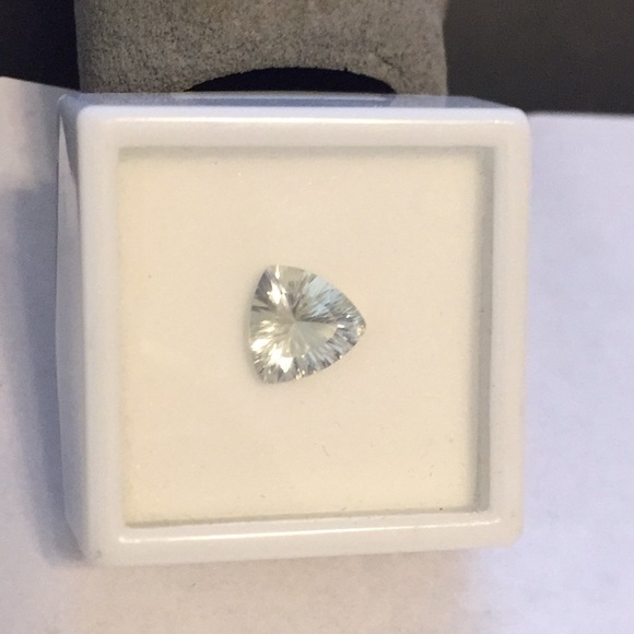 Trilliant Shape Green Amethyst - Picture 6 of 6